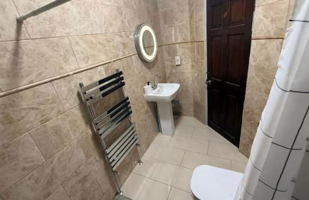 Pat Signature Stays - Photo 8