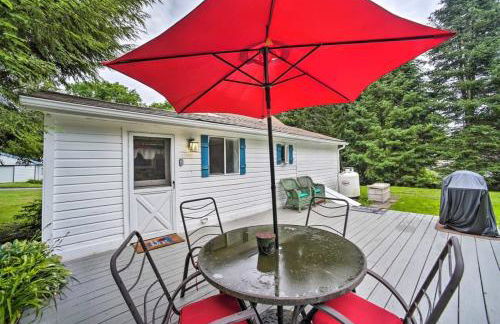 Cozy Milford Cottage on Half Acre w Deck & Grill - Foto 5