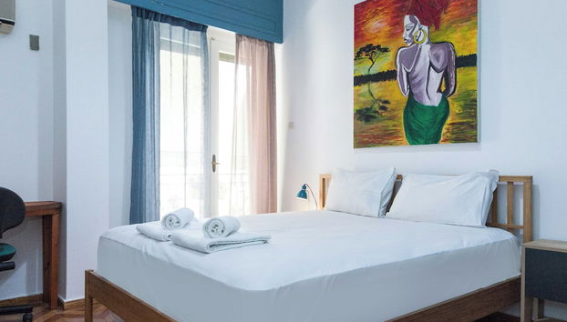 Spacious 2 Bd Pireas Apt w Cozy Balcony - Foto 4, Habitación