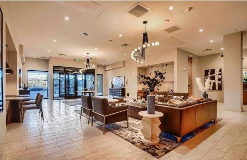 Modern Luxury in the Heart of Downtown Castle Rock - Foto 9