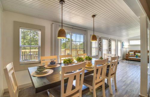 Charming Mountain Home Retreat Walk to Marina! - Foto 12