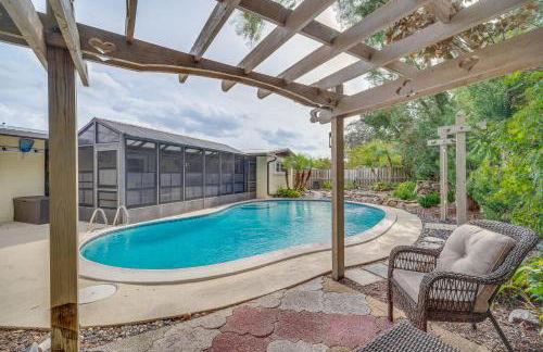 Centrally Located Merritt Island Home Pool, Porch - Foto 1