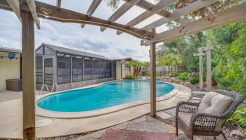 Centrally Located Merritt Island Home Pool, Porch - Foto 1