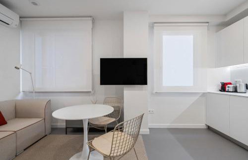 Confort y Ubicación en Madrid - Santero Suites - Photo 19