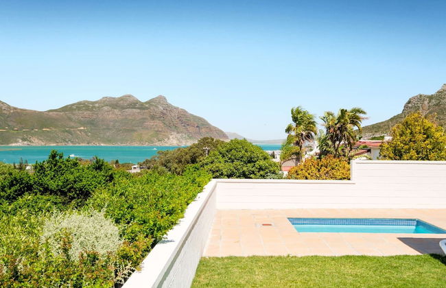 Unwind in Coastal Charm at Villa Santorini - Photo 33