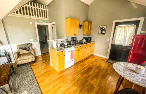 Cozy Pond Side Cottage in Bar Harbor! [The Nook] - Foto 10