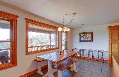 Mountain Views and Shared Pool Ozarks Family Home - Foto 9