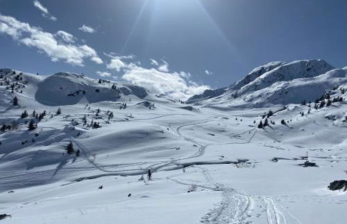 vue splendide montagnes centre village pieds des pistes et remontées Mécaniques - Foto 35