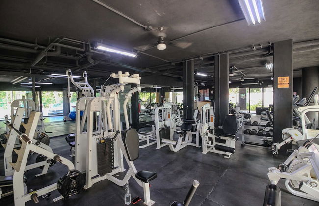 Spacious Apartment With Terrace and Rooftop Pool - Photo 37