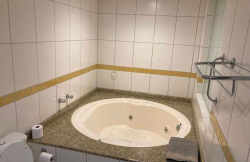 Saint Sebastian Flat 201 - Com Hidro! até 3 pessoas, Duplex, no centro - Foto 18