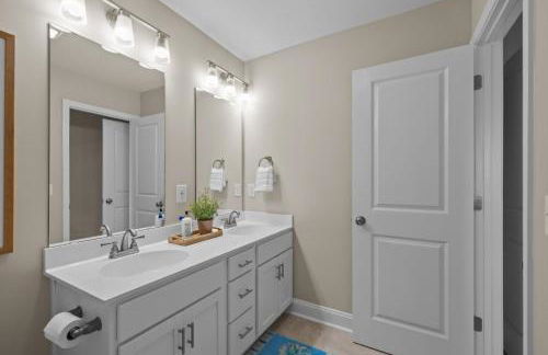 Modern Retreat Minutes to Emerald Isle Beach Villa - Foto 29