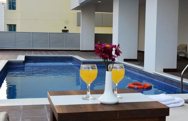 President Waves - Photo 25