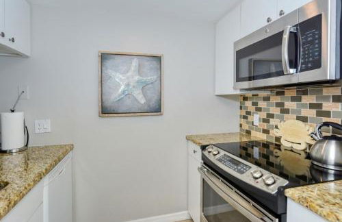 LaPlaya 202E Catch the gentle Gulf breezes on your private balcony beneath the swaying palms - Photo 13