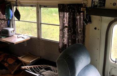 Vintage Short Bus Vacation Rental Nestled in the Forest near North Conway, New Hampshire - Foto 2
