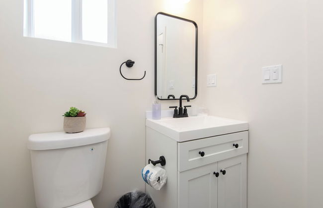 Superb Apartment near Dodger - Photo 31