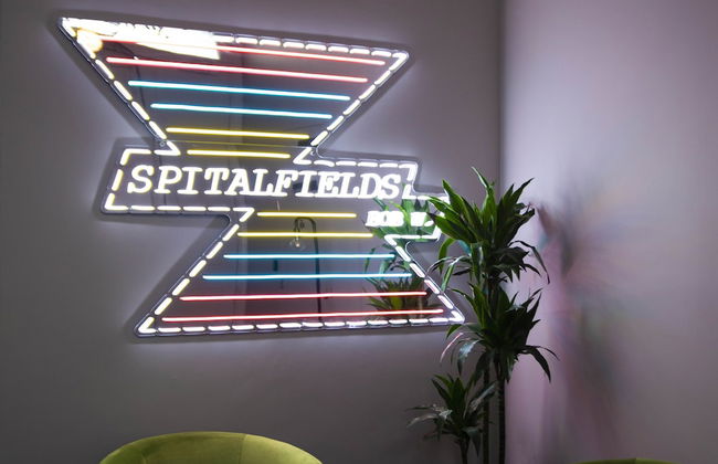 Bob W Commercial House - Photo 2