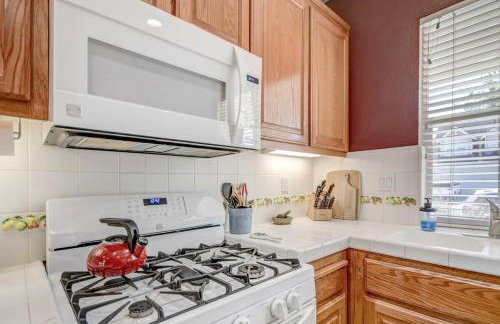 Wine Country Retreat with Hot Tub & Mini Golf - Foto 19