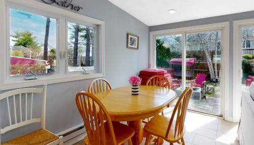 Cape Cod Beach Cottage - Photo 2