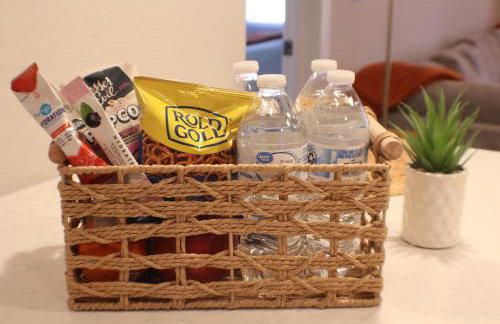 Cozy Apt, Gym, King Bds, Sectional, Near Amp - Photo 6