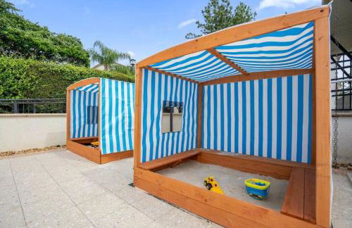 Enchanted 4BR Family Style Townhome in Disney Area - Photo 34