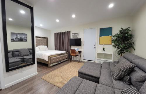 Guest suite near La Cienega Park Beverly Hills next to LACMA La Brea Tar Pits Peterson Museum and Academy Awards Museum - Foto 1