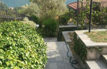 Casa Intignano - Camera con bagno e portico vista lago - Foto 37