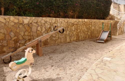 Piso con piscina y parking - Photo 32