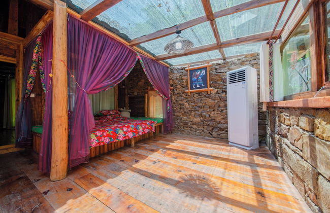 Glass Inn - Photo 10