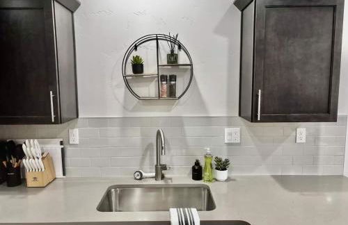 North End - Hyde Park - Hot Tub- Downtown - 3 BR - Foto 10