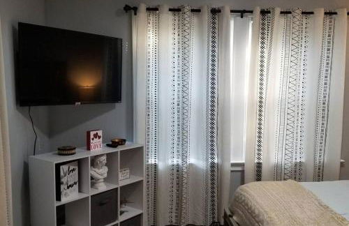 BLUE FLAMINGO'S CHARMING HOME-Heart of Tulsa2- Cherry St-Expo-11th - Foto 43