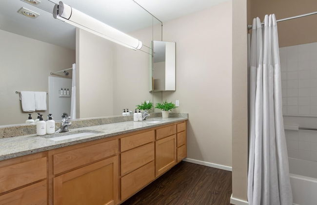 Bellevue Sophisticated 2BD 2BA Apartment - Foto 17