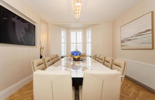 111 By Mayfair - Luxurious 12 Bedroom House, Portrush - Foto 40