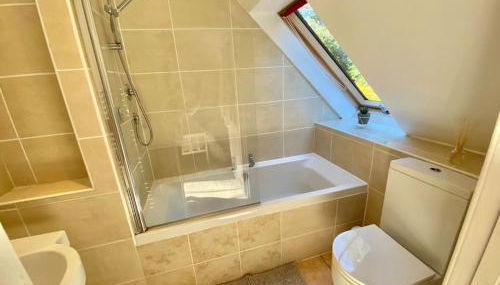 Charming 3/4 bedroom semi-detached cottage. - Foto 4