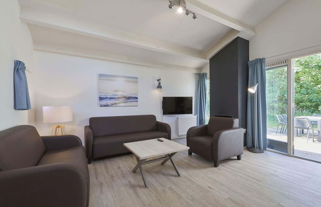 Cozy Beachside Retreat With Fireplace - Photo 10