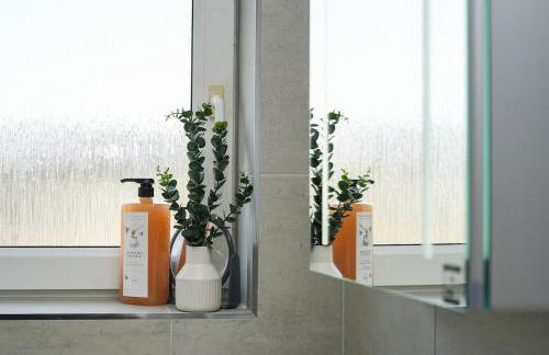 Yasmin's Townhouse - Sleeps upto 10, great for groups with FREE Parking - Hosted by Stay Host Save - Foto 28