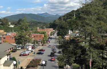 Loft Apartment Historic Downtown Main Street Sylva - Photo 24
