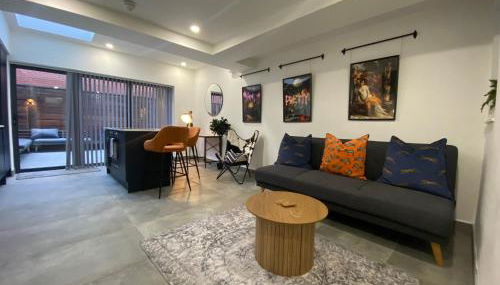 2 bedroom duplex apartment close to UHW & city centre - Foto 2