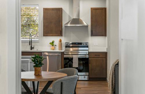 The Downtown Loft - Pet Friendly - NEW BUILD ADU - Foto 6