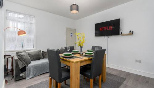 Entire Nuneaton House Next to the Station - Foto 1