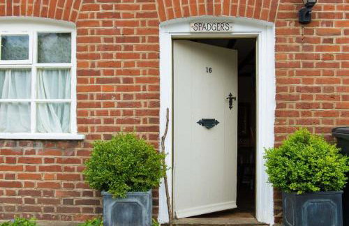 Spadgers, a flax workers cottage next to fields in a Medieval Village - Foto 13