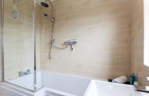 Spacious 3 Bed House with Large Garden in Aynho! - Foto 18