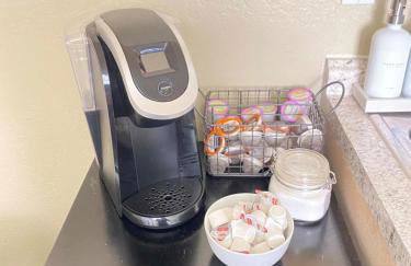 Near Downtown- Kitchen-washerdryer-parking - Foto 18