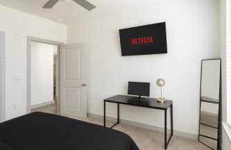 Resort-Style Retreat 1 King 2 Queens, Pool table - Foto 17