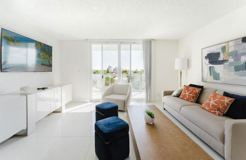 Beachside Modern 2BR 2BA - Foto 3