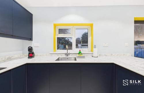 Refurbished 4-Bed, Open-Plan Living, Sleeps 10 - Foto 22