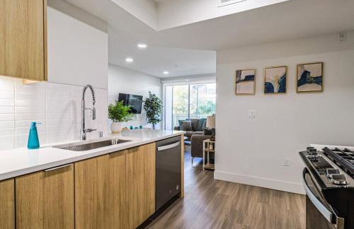 Spacious 2BDR in SM - 5 minutes walk to the beach! - Foto 8