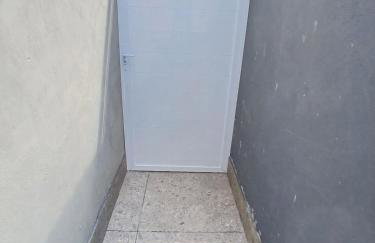 Casa c AR - condomínio prox ParkShopping Cpo Grande a 30 minutos do Recreio, c 2 TVs Smart de 50 e 43 polegadas-varanda privativa- cozinha completa e séries liberadas - CS4 - Photo 21
