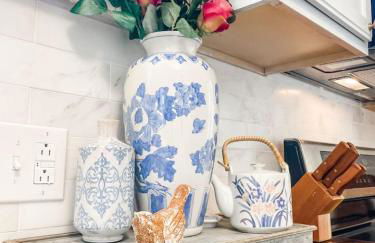 Cozy 2BR Apt w KING in historic dist. 1mi to sq. - Foto 5