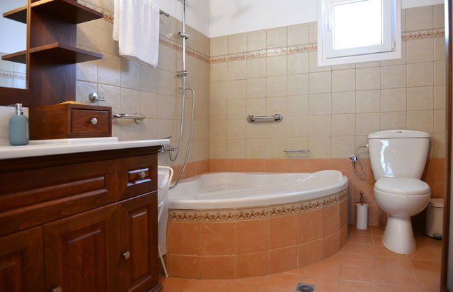 Orestis Suites - Photo 40