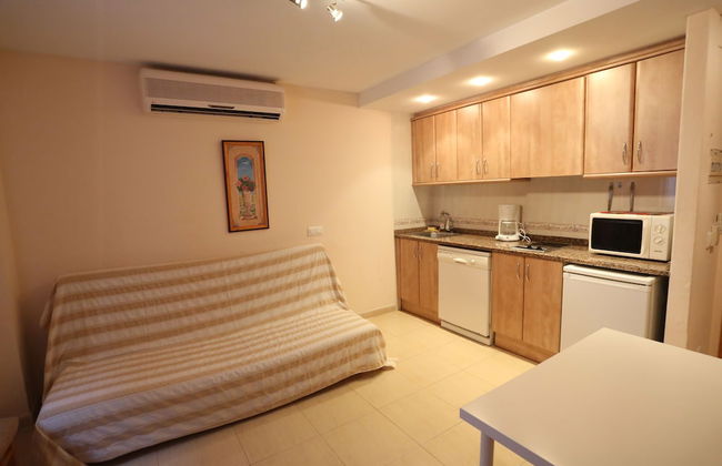 Royal Inn Aparthotel - Photo 10